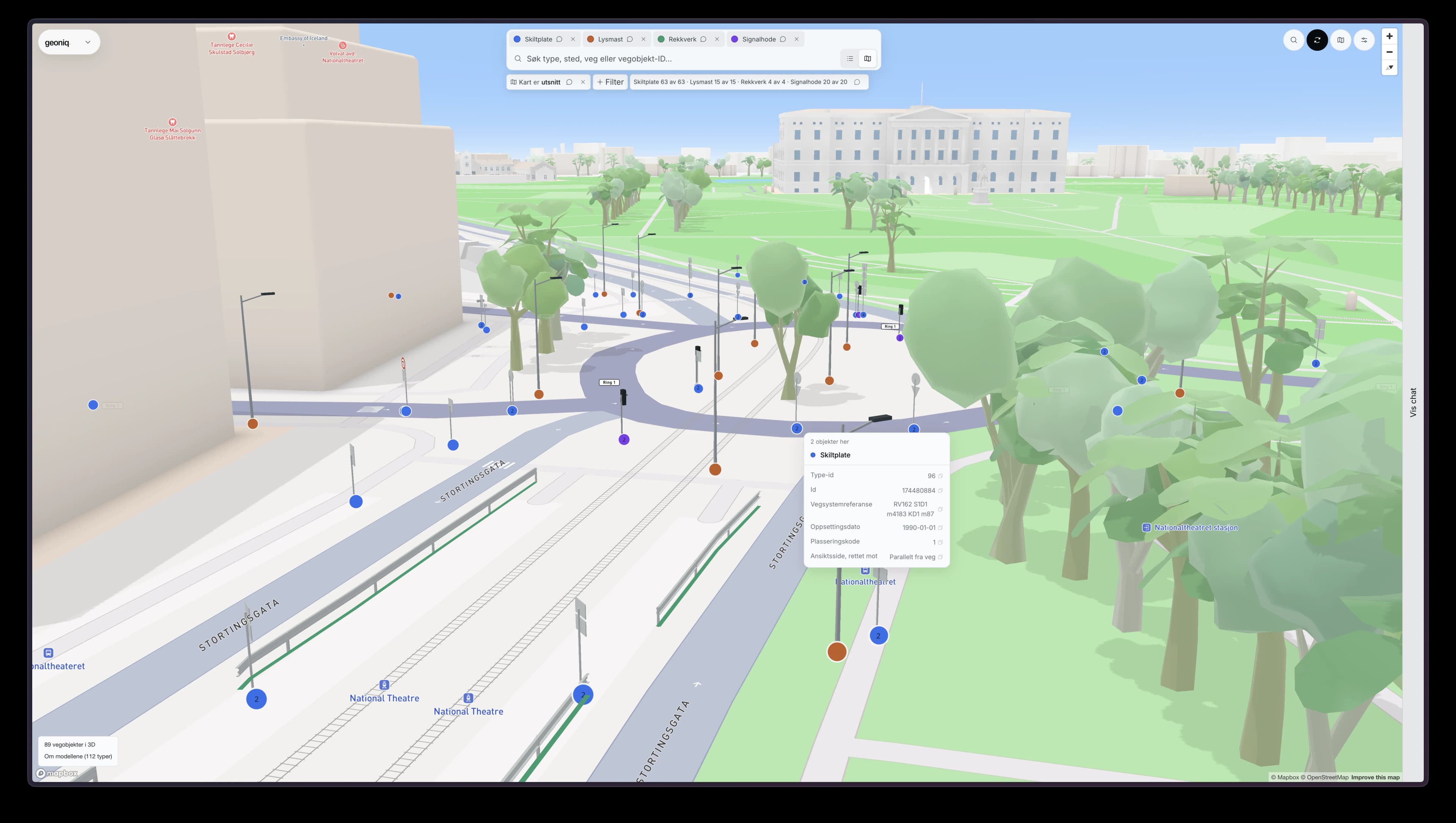 NVDB Innsikt viser skiltplater, lysmaster, rekkverk og signalhoder i et 3D-kart ved Slottsparken i Oslo.